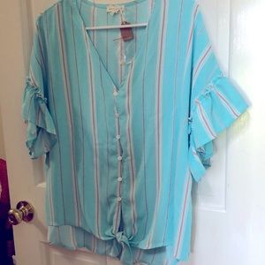 Ladies blouse size S fits big